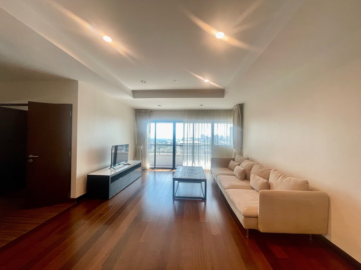 ให้เช่าคอนโดสาทร นราธิวาส : For rent-3 bedroom at Sathorn Gardens