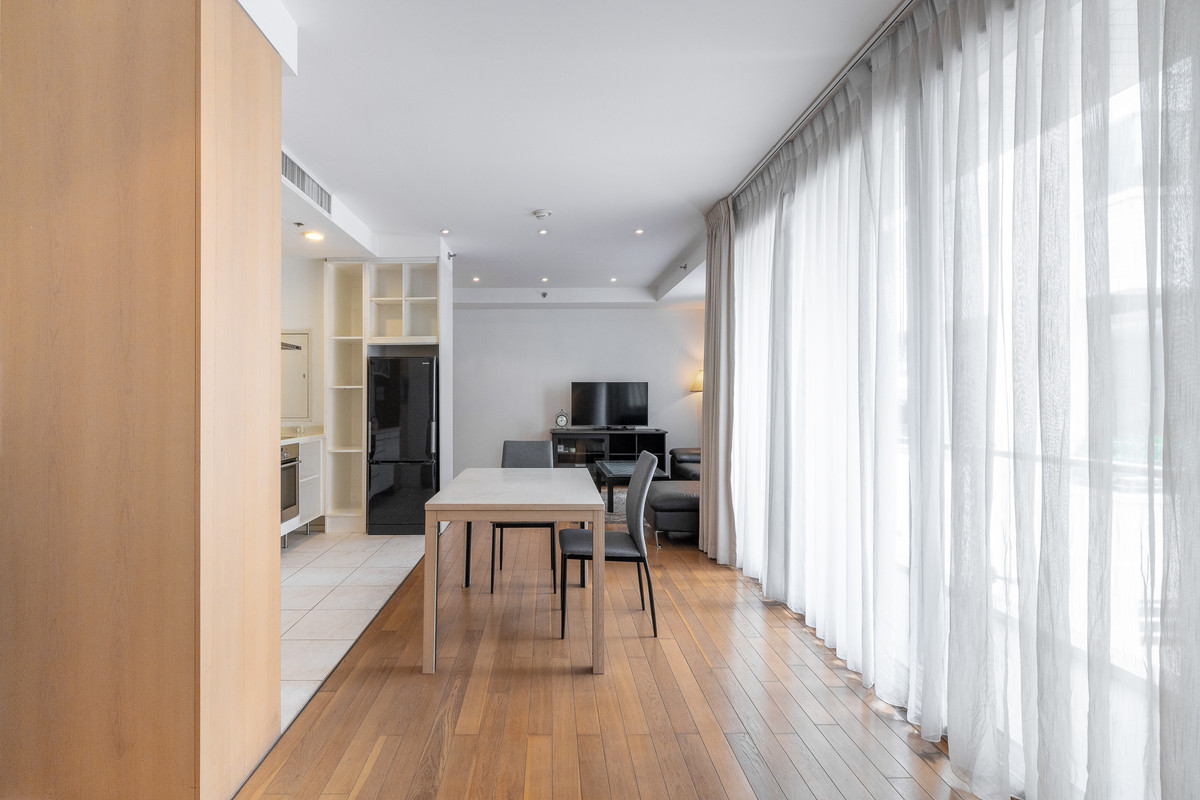 For RentCondoSilom, Saladaeng, Bangrak : For Rent 1 Bed 1 Bath Condo The Legend Saladaeng 