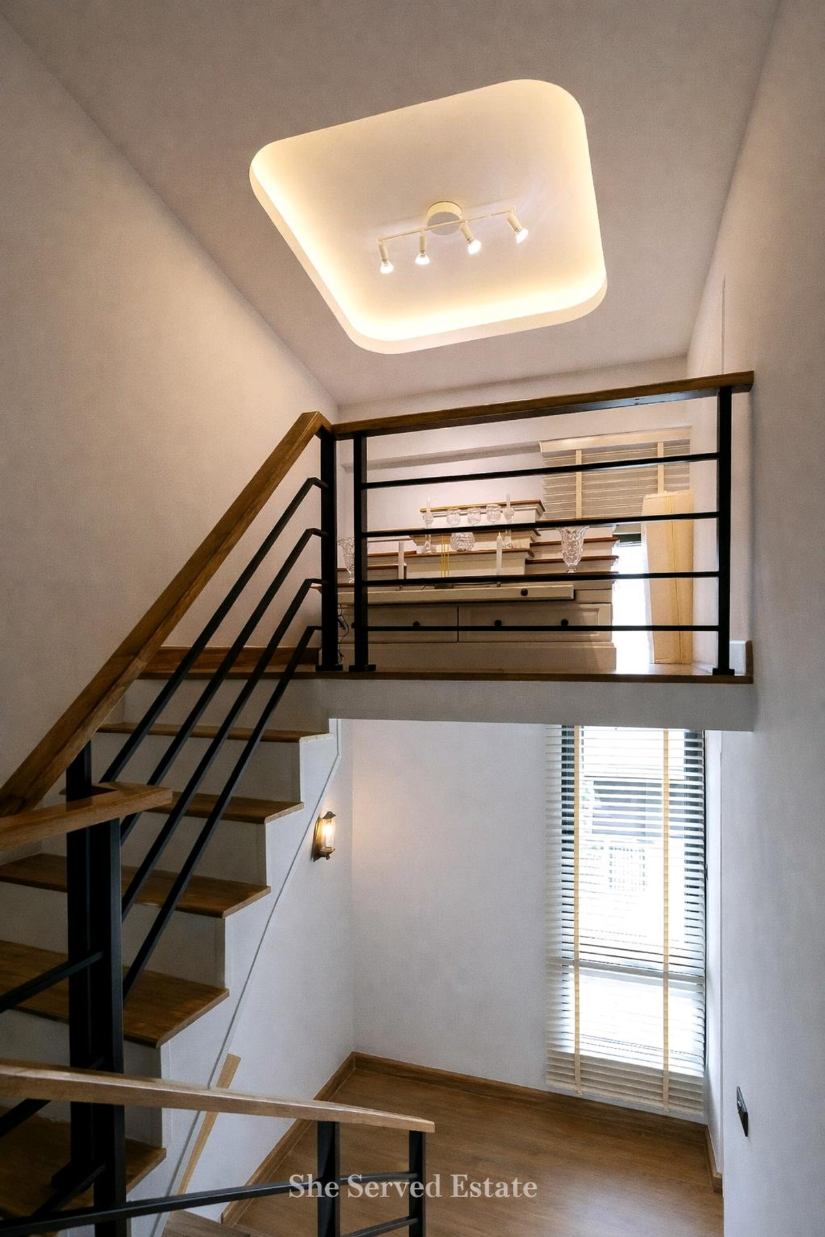 For RentChaengwatana, Muangthong : 🔸Baan Klang Muang THE EDITION Prachachuen-Ngamwongwan🔸Land 60 sq m. • Usable area 160 sq m.• 2 bedrooms, 3 bathrooms • Parking for 2 cars