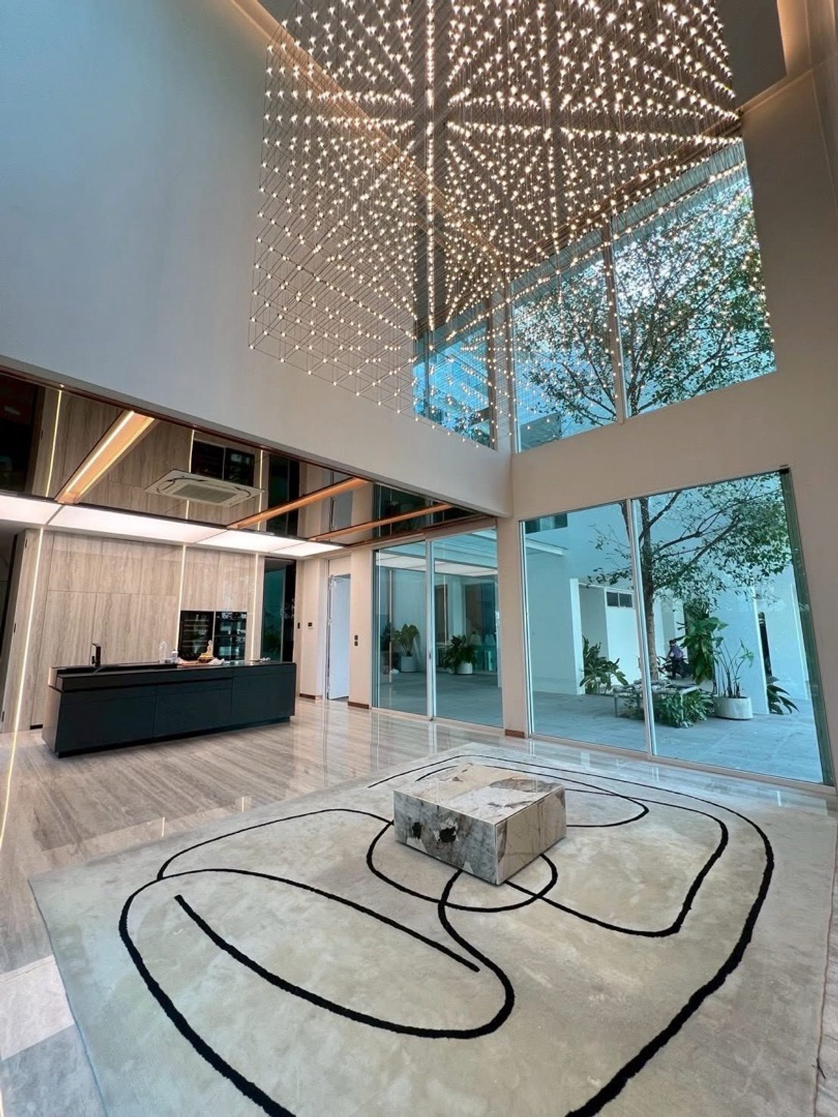 บ้านเลียบทางด่วนรามอินทรา : Sale / Rent 🔹VIVE Ekkamai-Ramintra🔹private pool • 132.1 sq.wah	•	801 sq.m.	•	4 bedrooms, 6 bathrooms