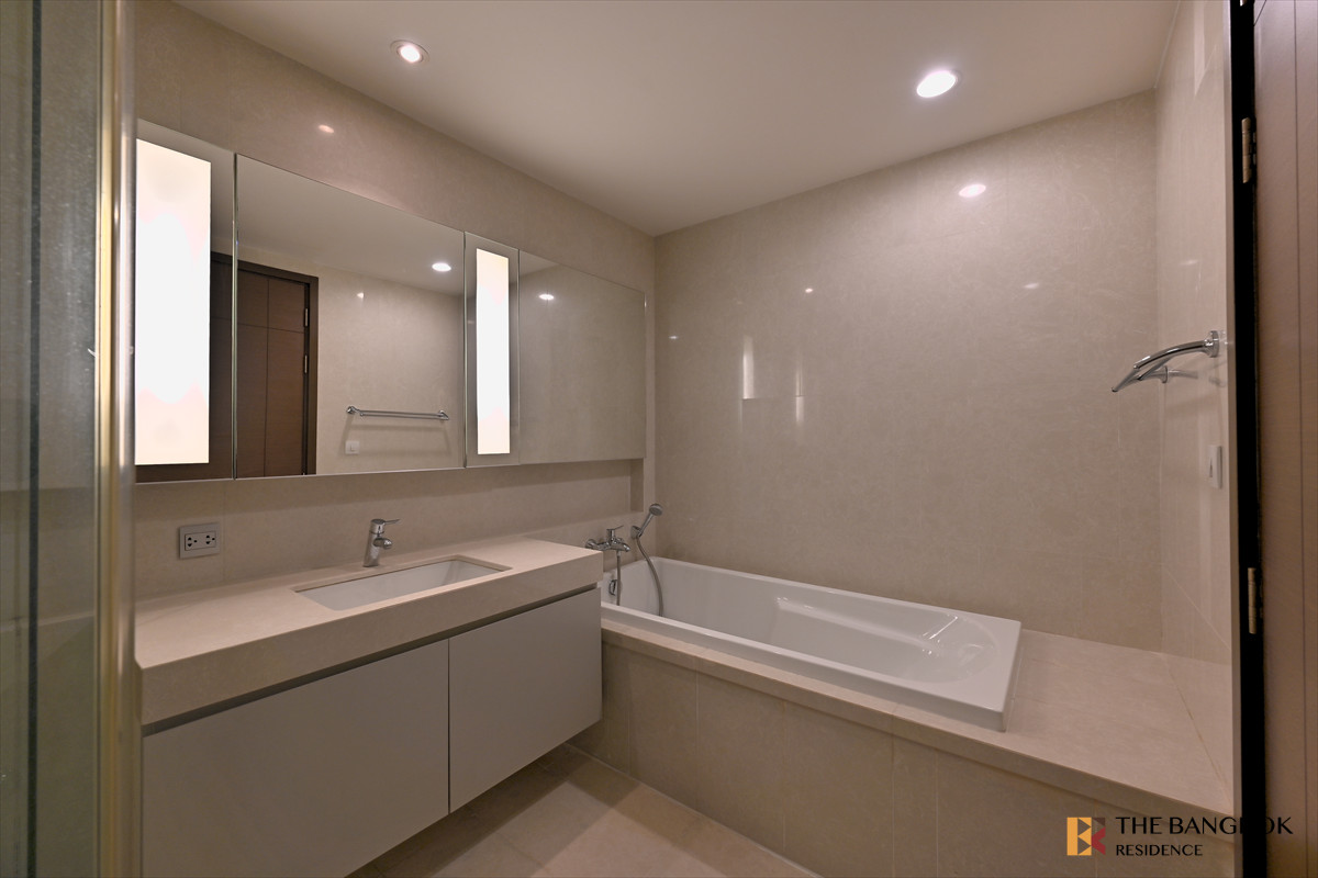 ขายคอนโดสุขุมวิท อโศก ทองหล่อ : 🔥Urgent Deal! 2 ห้องนอน - Quattro by Sansiri  รีบจอง! 💘 ใกล้ BTS ทองหล่อ