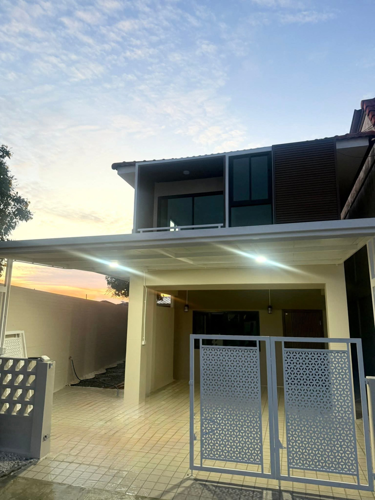 ขายทาวน์โฮมนนทบุรี บางใหญ่ บางบัวทอง : ขายทาวน์เฮ้าส์/ทาวน์โฮม บ้านพระปิ่น 3 ห้องมุม หน้ากว้าง รีโนเวทใหม่ MRT-ตลาดบางใหญ่ บางแม่นาง บางใหญ่ นนทบุรี CX-139480