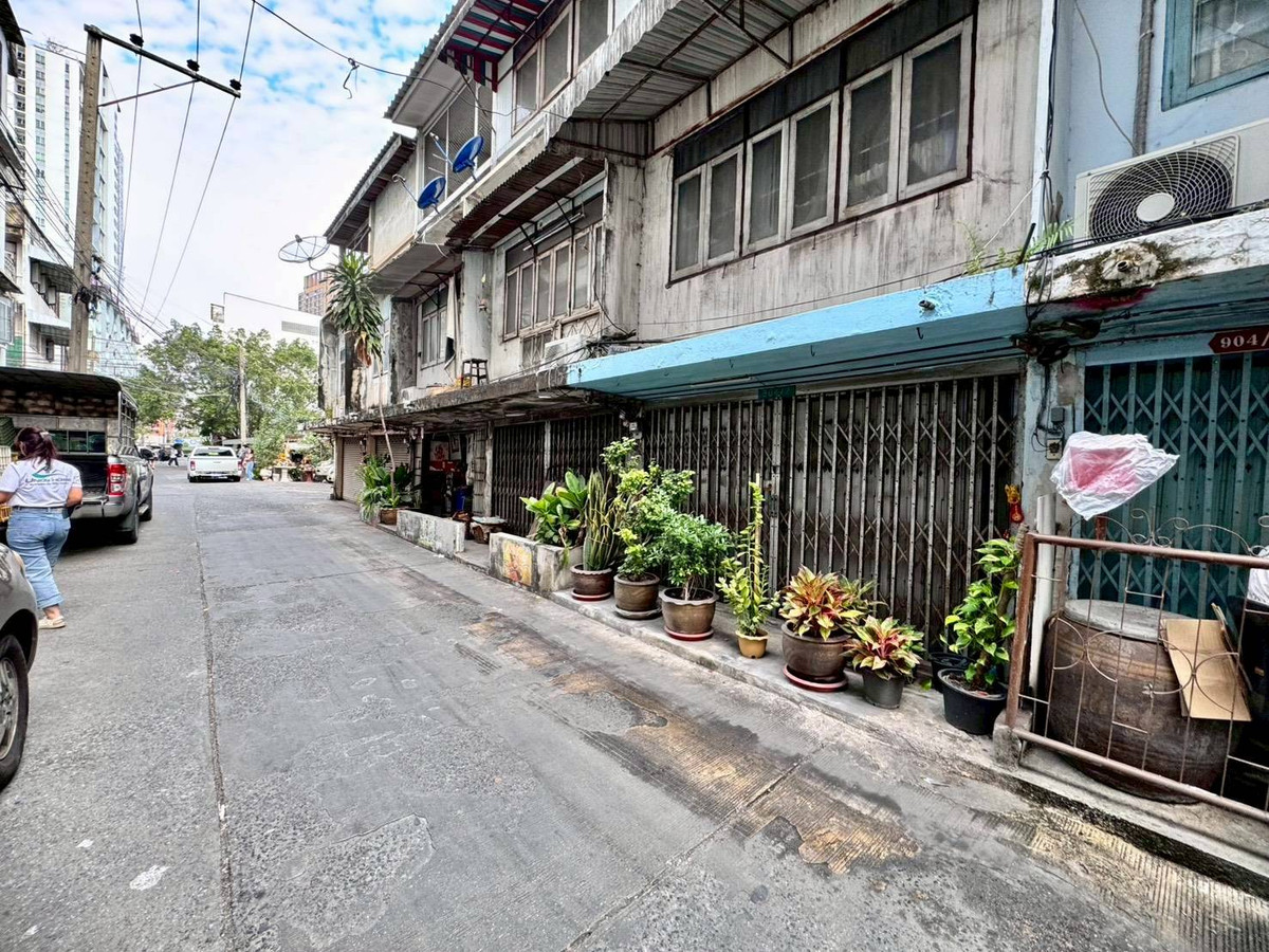 ขายอาคารพาณิชย์สุขุมวิท อโศก ทองหล่อ : ขายอาคารพาณิชย์ 3 ชั้น เหมาะลงทุน ทำเลดีใกล้ BTS พระโขนง (N.1948)