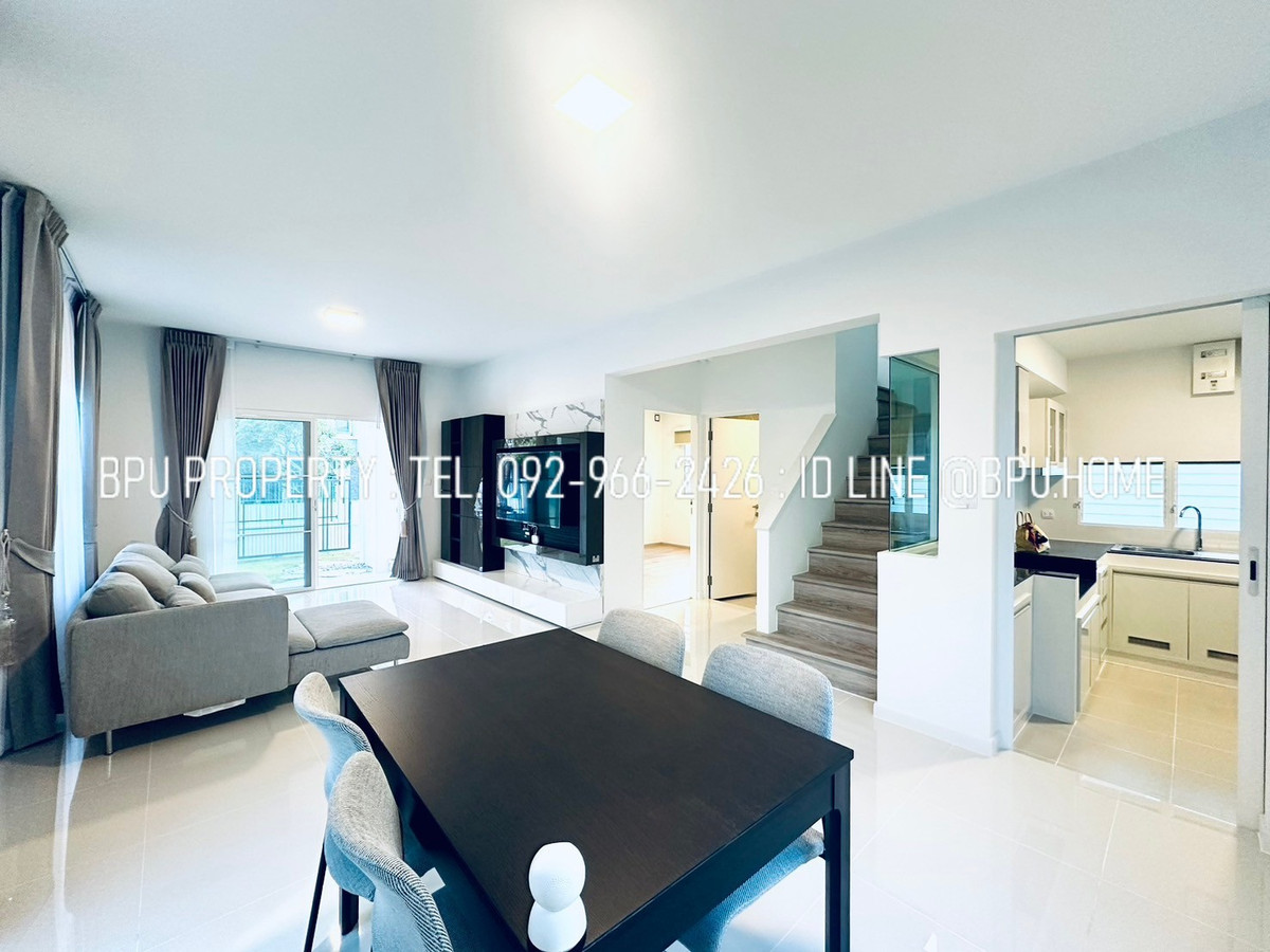 For RentHouseBangna, Bearing, Lasalle : **3 Bedrooms Single House for Rent ** Villaggio 2 Srinakarin-Bangna near Mega Bangna