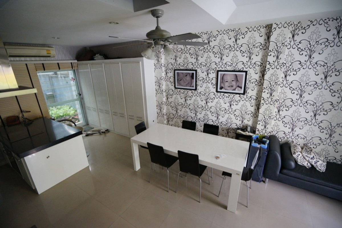 For RentTownhomeLadkrabang, Suwannaphum Airport : 3-story townhome for rent, Urbanion Urbanion, beautiful house, ready to move in. Near Seacon Square (N.1949)