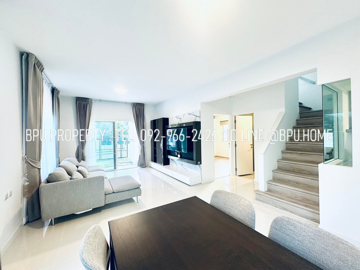 For RentHouseBangna, Bearing, Lasalle : **3 Bedrooms Single House for Rent ** Villaggio 2 Srinakarin-Bangna near Mega Bangna