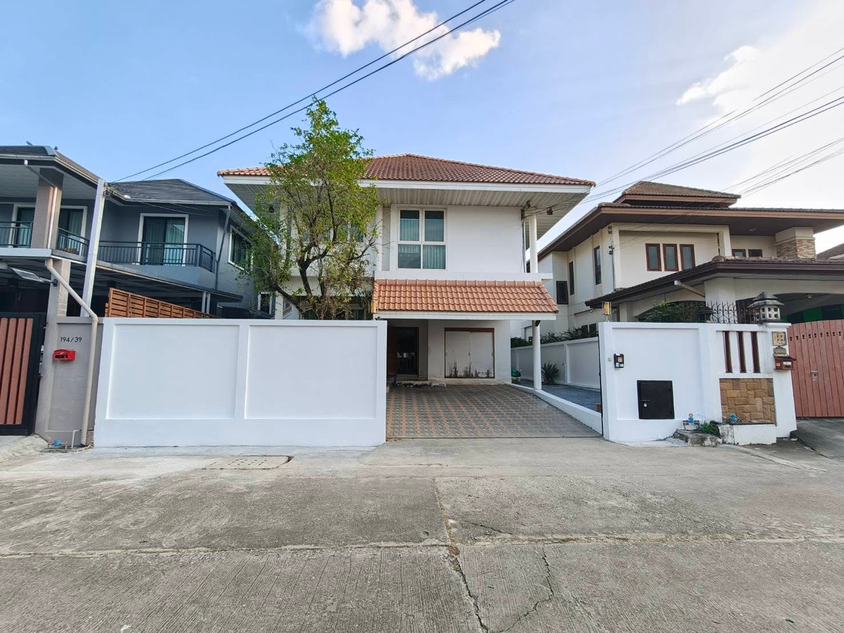 ขายบ้านพุทธมณฑล ศาลายา : บ้านเดี่ยว 2 ชั้น 79.65 ตร.วา ทำเลตลิ่งชัน, ศาลาธรรมสพน์ 3 บ้านเดี่ยวติดน้ำ ในกรุงเทพฯ พื้นที่ใช้สอยเกือบ 400 ตร.ม. ราคาดี คลองหลังบ้าน บรรยากาศพักผ่อนสุดๆ!