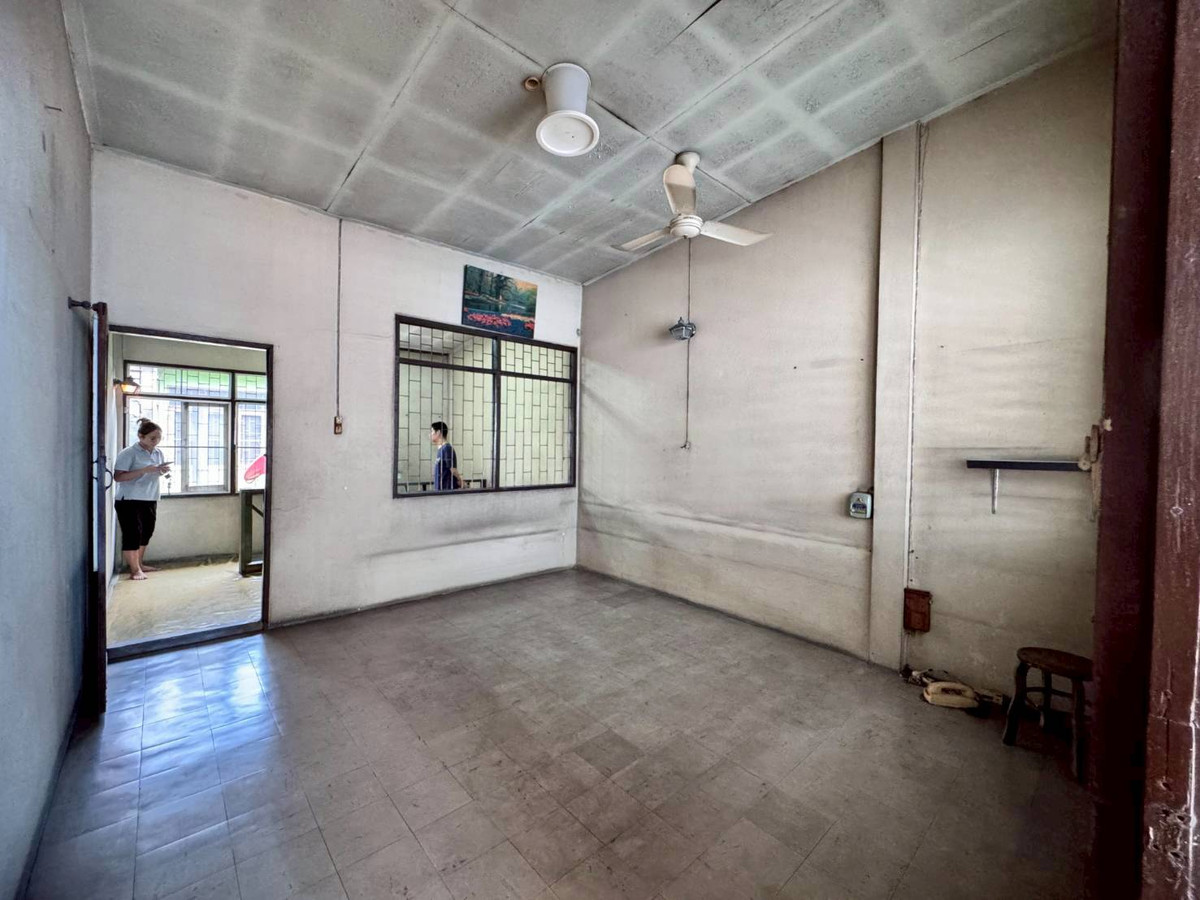 ขายอาคารพาณิชย์สุขุมวิท อโศก ทองหล่อ : ขายอาคารพาณิชย์ 3 ชั้น เหมาะลงทุน ทำเลดีใกล้ BTS พระโขนง (N.1948)