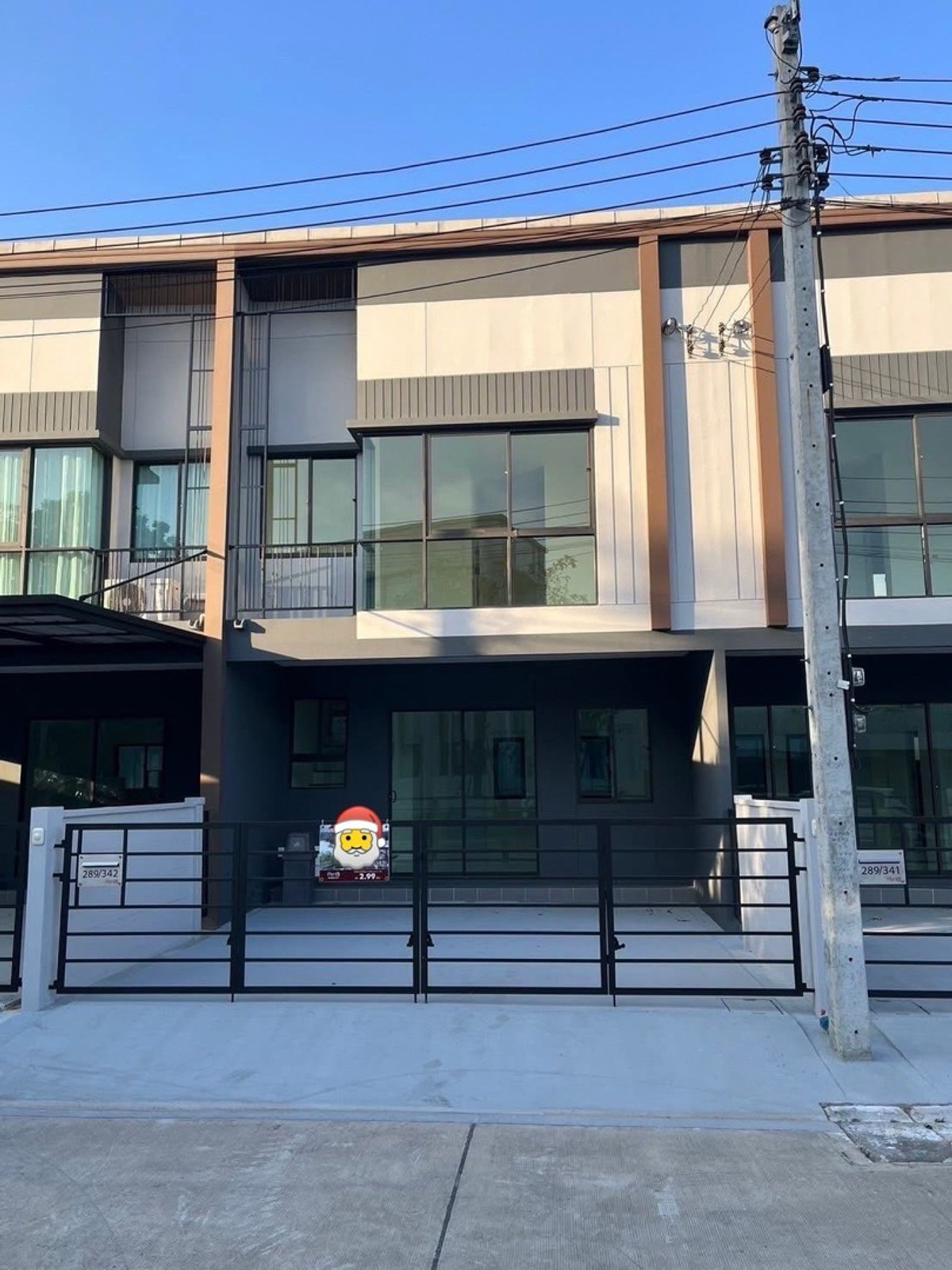 ให้เช่าทาวน์โฮมนวมินทร์ รามอินทรา : 🏡 ให้เช่าทาวน์โฮม ทำเลดี พหลโยธิน 54/1 2 ห้องนอน 3 ห้องน้ำ
โซนหน้าคลับเฮ้าส์ ติดสวน บรรยากาศดี ไม่ติดเพื่อนบ้าน บ้านพร้อมอยู่ ลากกระเป๋าเข้าอยู่ได้เลย🐶 เลี้ยงสัตว์ได้ (เฉพาะสัตว์ขนาดเล็ก) 