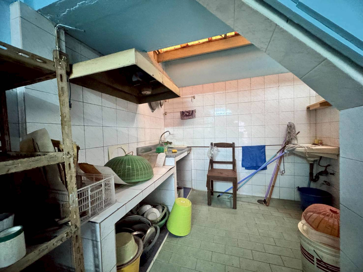 ขายอาคารพาณิชย์สุขุมวิท อโศก ทองหล่อ : ขายอาคารพาณิชย์ 3 ชั้น เหมาะลงทุน ทำเลดีใกล้ BTS พระโขนง (N.1948)