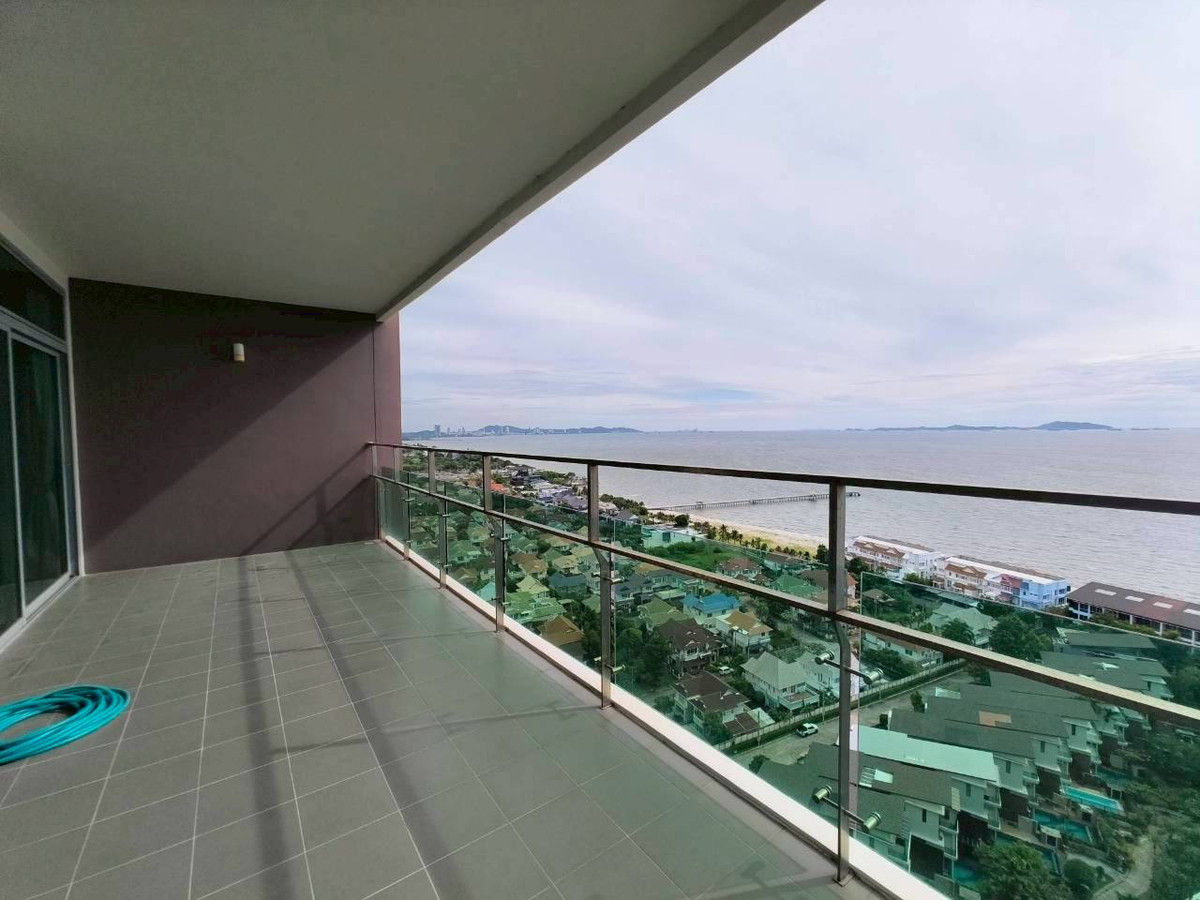 For SaleCondoPattaya, Bangsaen, Chonburi : Luxury condominium unit for sale next to the sea, Casalunar paradiso project, Bang Phra.