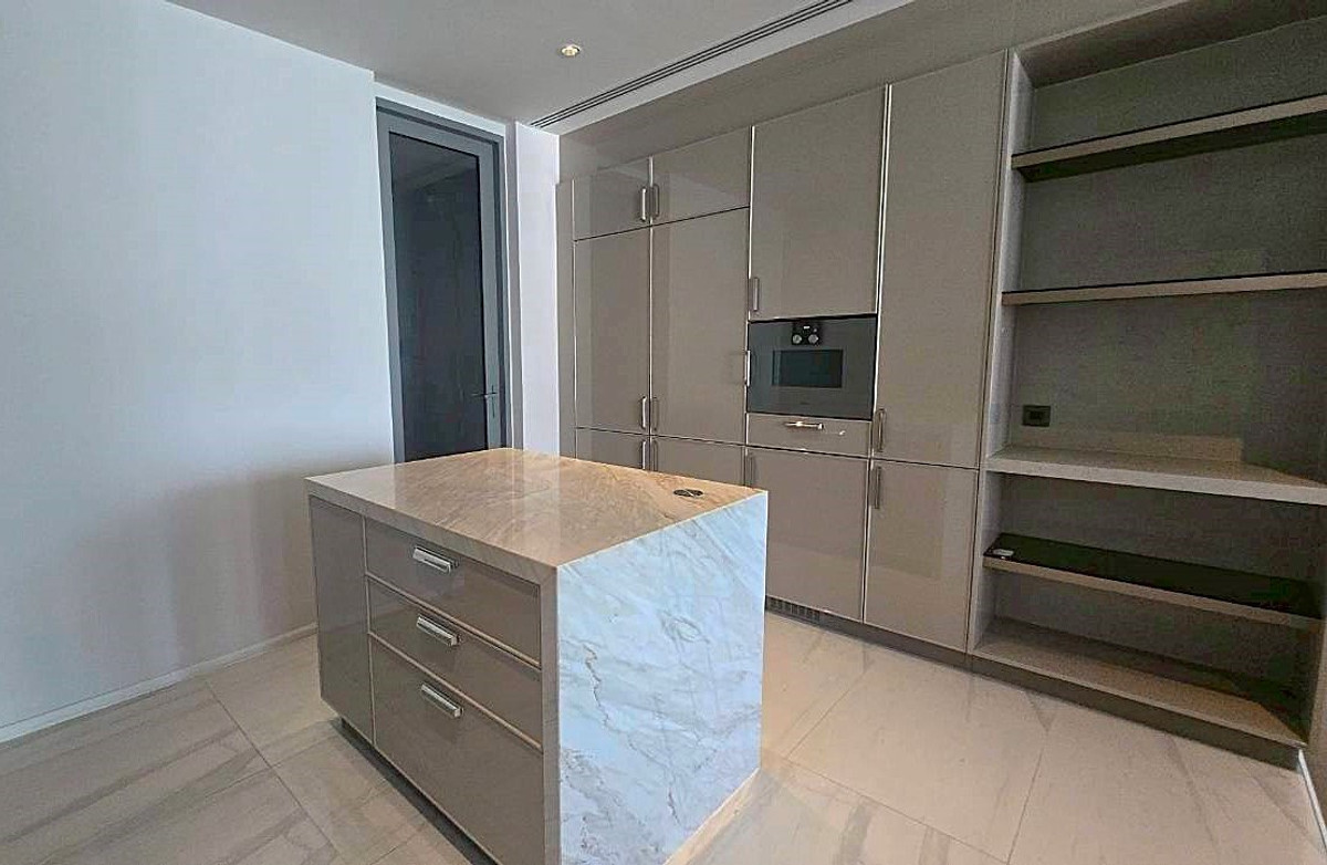 For RentCondoSukhumvit, Asoke, Thonglor : A high-end condominium offering a lush, peaceful, and private atmosphere with a beautiful view in the Sukhumvit ** NO CO-AGENT ** 