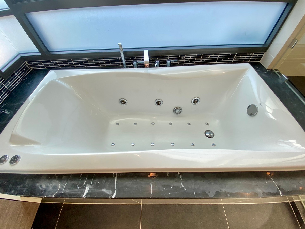 For RentHousePattanakan, Srinakarin : For Rent | Ultra-Luxury Detached Home at Setthasiri Krungthep Kreetha (corner unit) Largest House Type | Fully Furnished | Pet Friendly | Near Brighton College Bangkok