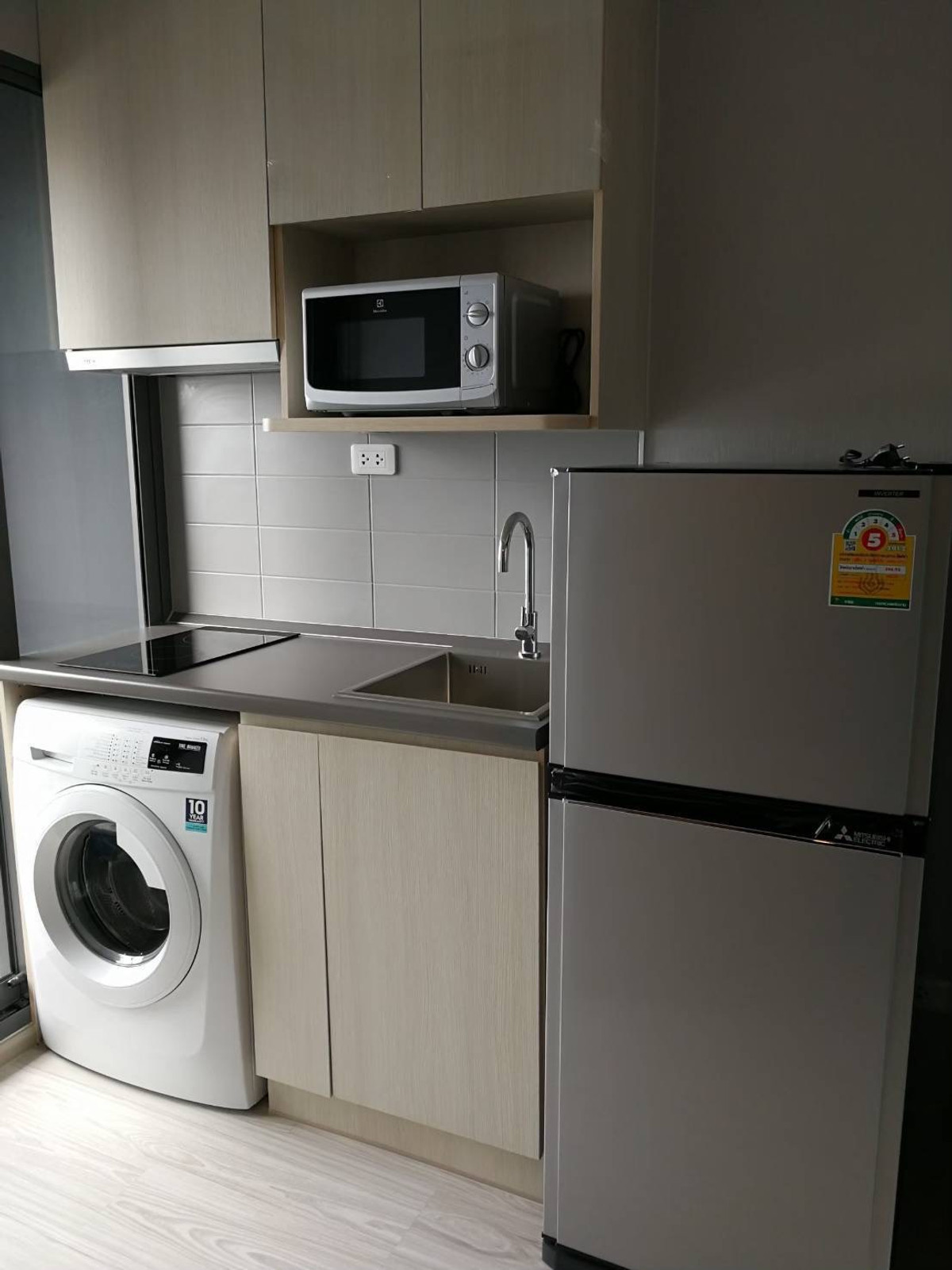 For RentCondoBangna, Bearing, Lasalle : For rent 📍 IDEO Mobi Sukhumvit Eastgate 📍 Fully furnished with appliances. Near BTS Bangna.