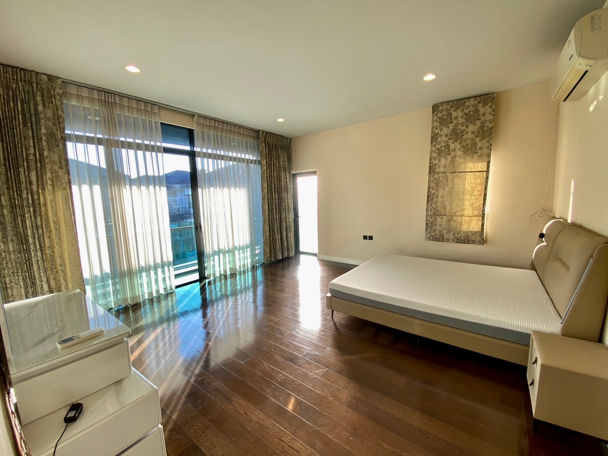 For RentHousePattanakan, Srinakarin : For Rent | Ultra-Luxury Detached Home at Setthasiri Krungthep Kreetha (corner unit) Largest House Type | Fully Furnished | Pet Friendly | Near Brighton College Bangkok