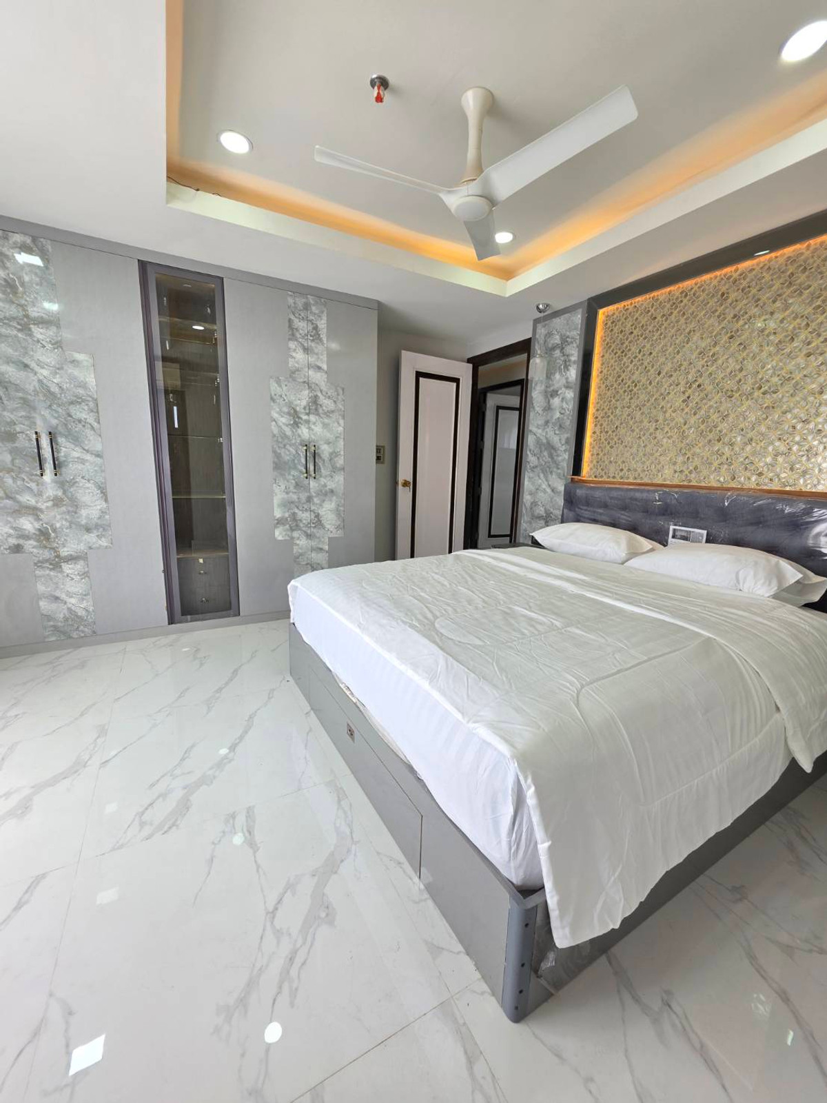 For RentCondoRama3 (Riverside),Satupadit : Renovate a new room  City view and Chao Phraya River view. Watching the fireworks in New Year is very beautiful, close to Central Rama 3, only 450 meters.