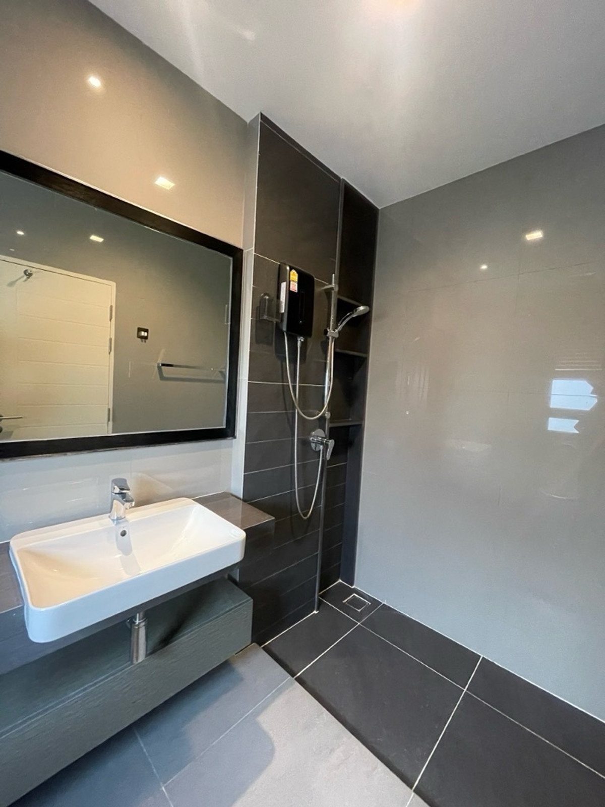 ให้เช่าบ้านลาดพร้าว101 แฮปปี้แลนด์ : 📢🔥 ขาย–ให้เช่า บ้านเดี่ยวหรู 3 ชั้น The Gentry เอกมัย–ลาดพร้าว | ใกล้ทางด่วน ทำเลหายาก ใจกลางเมือง