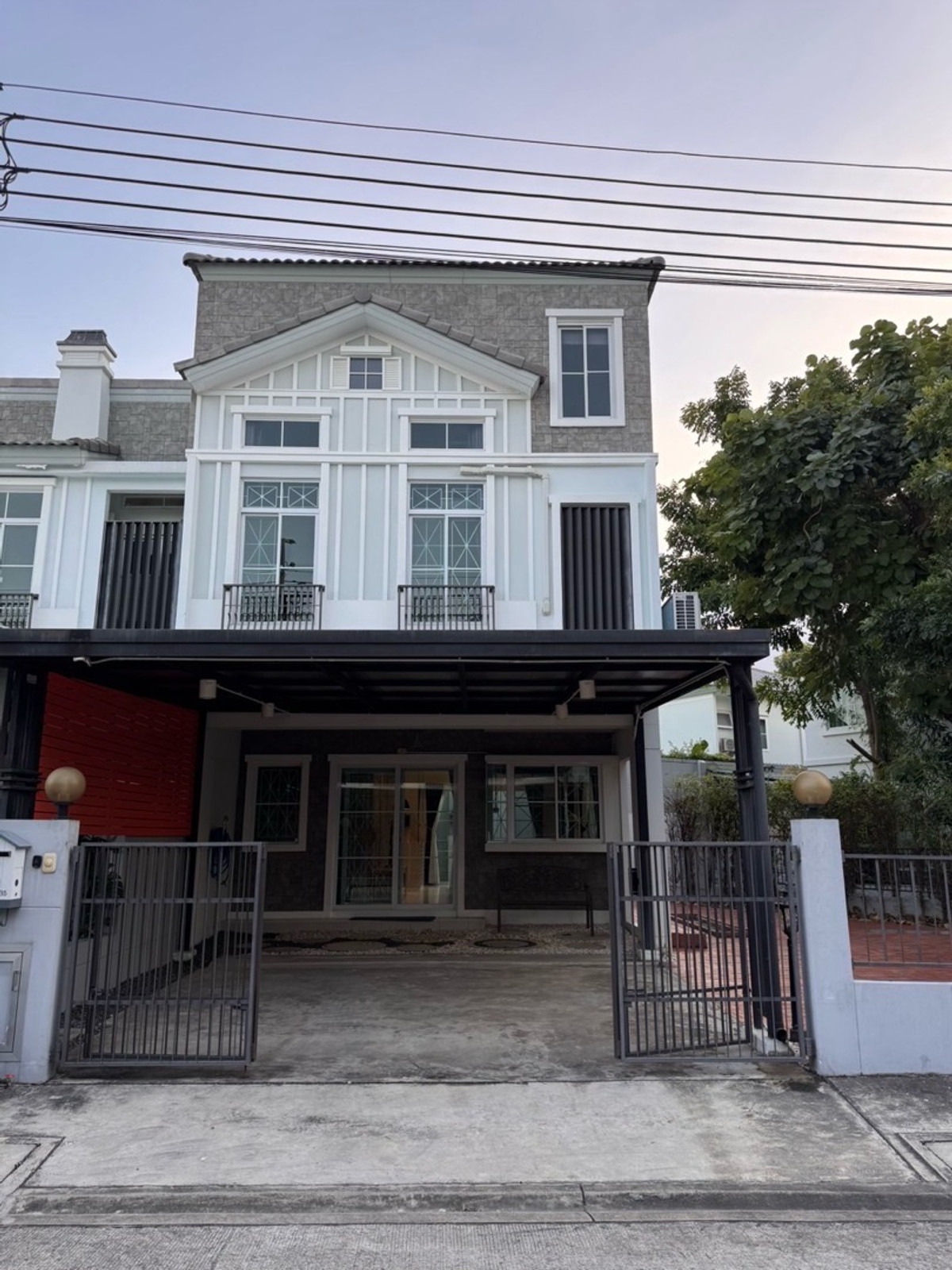 ให้เช่าทาวน์โฮมบางนา แบริ่ง ลาซาล : 💥ForRent💥3Bed • Indy Bangna-Ramkhamhang 2 🏡 Near Mega Bangna ✨ Duplex ‼️Corner House 🌟 Pet Friendly 🐶 Ready to move in ‼️