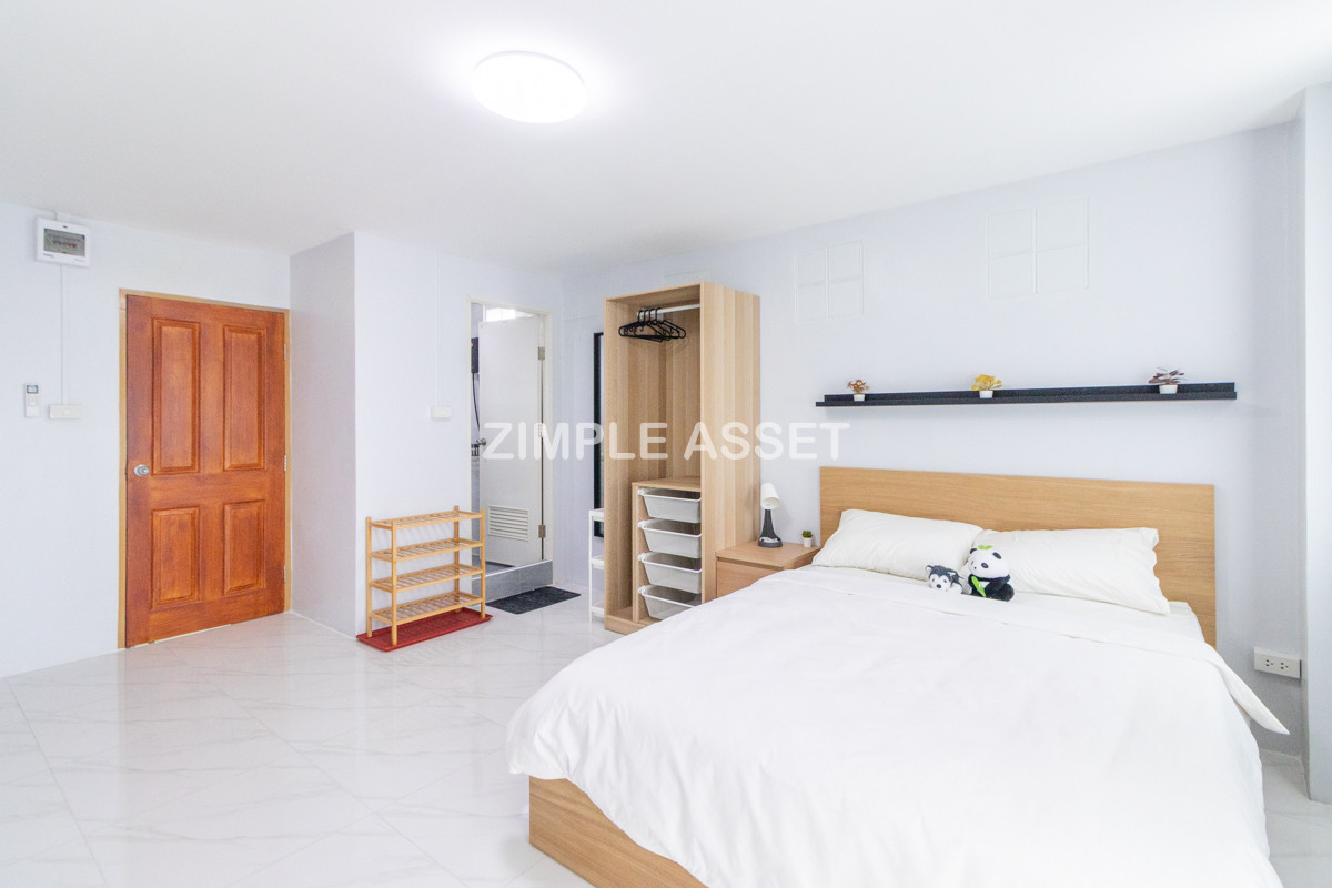 ให้เช่าโชคชัย4 ลาดพร้าว71 : Line ID: @zimple_asset  ที่พักรีโนเวทใหม่ พร้อมเฟอร์ฯใหม่ทุกห้อง ในซ.ลาดพร้าว64 ห้องสวย สะอาด ปลอดภัย เดินทางสะดวก ใกล้รถไฟฟ้าสถานี โชคชัย4 และสามารถทะลุออกถนนสุทธิสารได้