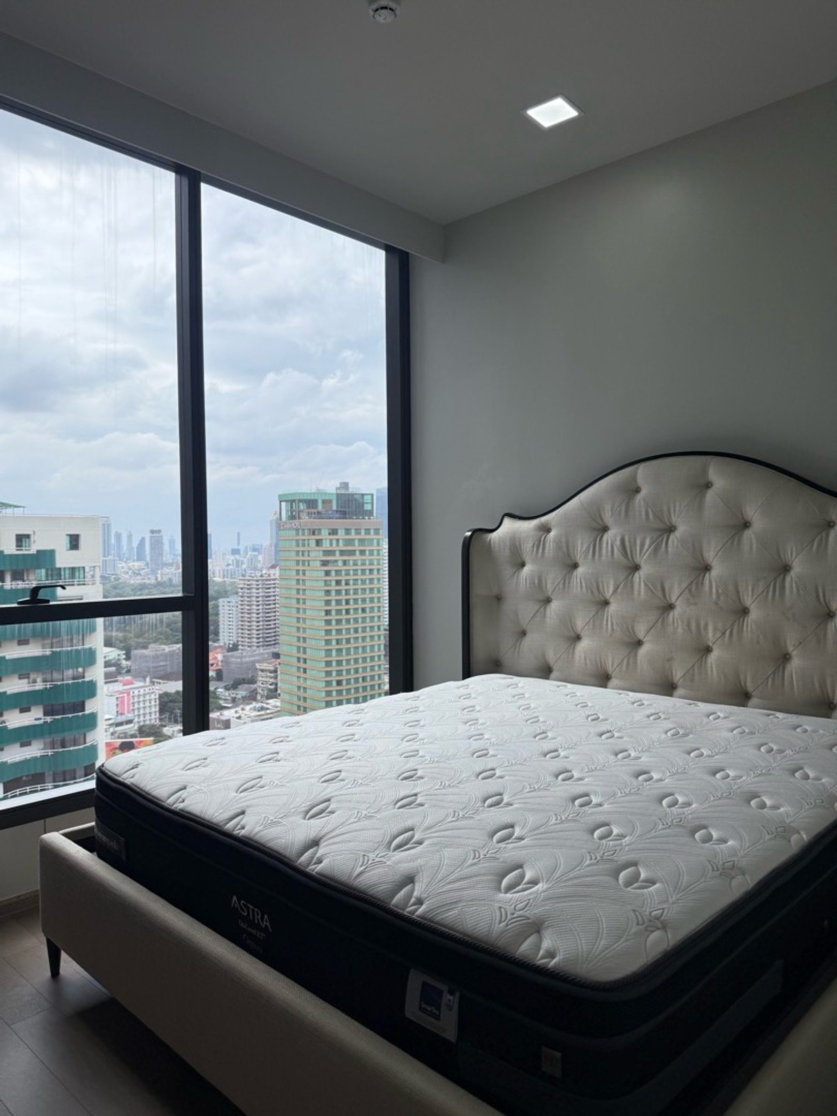 คอนโดสุขุมวิท อโศก ทองหล่อ : Celes asoke (heart of city, Park view)