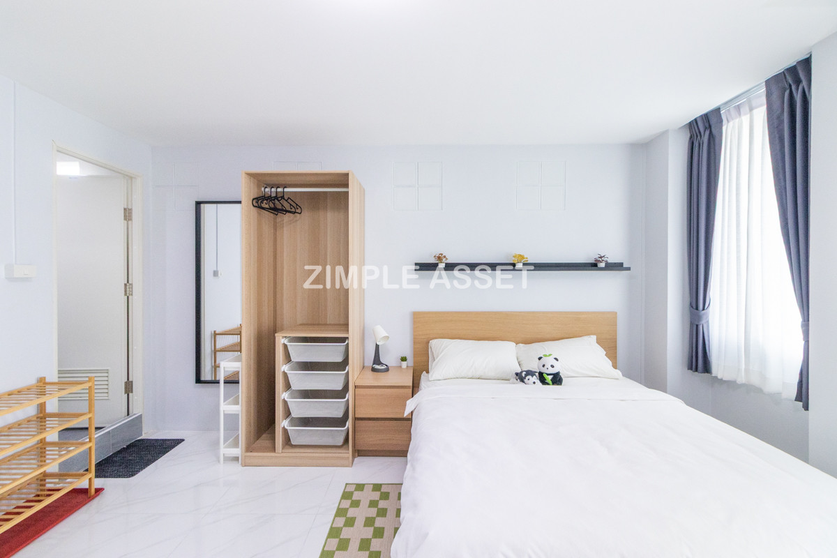 ให้เช่าโชคชัย4 ลาดพร้าว71 : Line ID: @zimple_asset  ที่พักรีโนเวทใหม่ พร้อมเฟอร์ฯใหม่ทุกห้อง ในซ.ลาดพร้าว64 ห้องสวย สะอาด ปลอดภัย เดินทางสะดวก ใกล้รถไฟฟ้าสถานี โชคชัย4 และสามารถทะลุออกถนนสุทธิสารได้