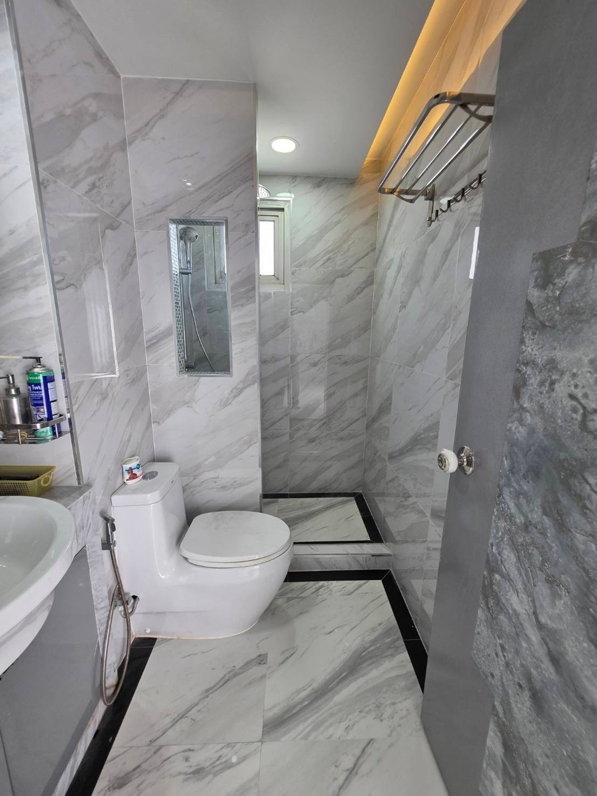 For RentCondoRama3 (Riverside),Satupadit : Renovate a new room  City view and Chao Phraya River view. Watching the fireworks in New Year is very beautiful, close to Central Rama 3, only 450 meters.