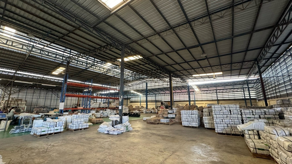 For RentWarehouseSamut Prakan,Samrong : Warehouse for rent, Phraeksa, Bang Pu, size 1,000 sq m. Factory license requested. พร้อมเข้าอยู่แล้ว