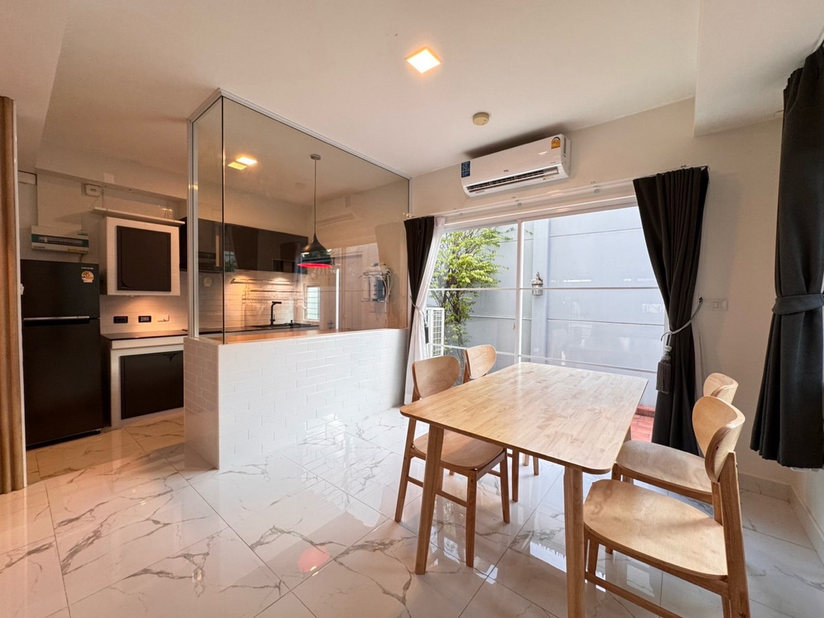 ให้เช่าทาวน์โฮมบางนา แบริ่ง ลาซาล : 💥ForRent💥3Bed • Indy Bangna-Ramkhamhang 2 🏡 Near Mega Bangna ✨ Duplex ‼️Corner House 🌟 Pet Friendly 🐶 Ready to move in ‼️