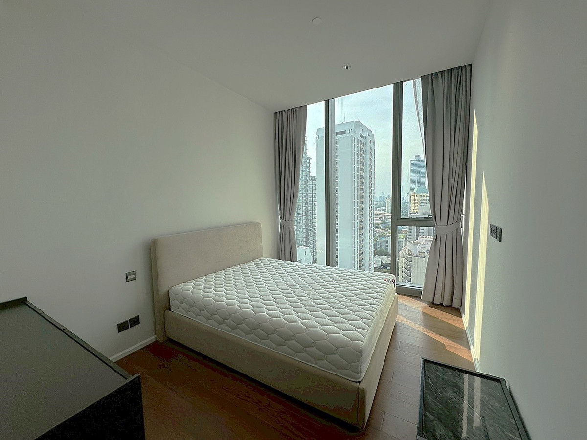 For RentCondoSukhumvit, Asoke, Thonglor : A high-end condominium offering a lush, peaceful, and private atmosphere with a beautiful view in the Sukhumvit ** NO CO-AGENT ** 