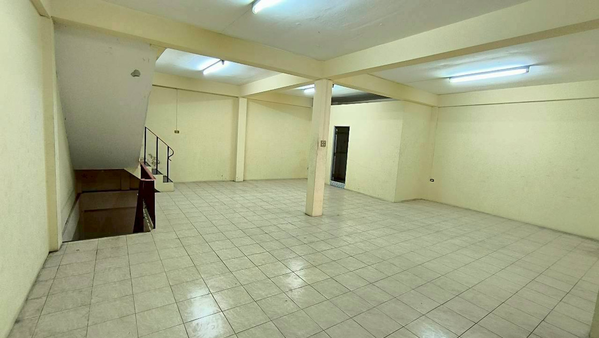 For SaleShop HouseEakachai, Bang Bon : For sale: 4-story commercial building, 3 adjacent units, 57.80 sq m., Soi Kamnan Maen 13, Intersection 31, Bang Bon Subdistrict, Bang Khun Thian District, Bangkok, price 28,000,000 baht.