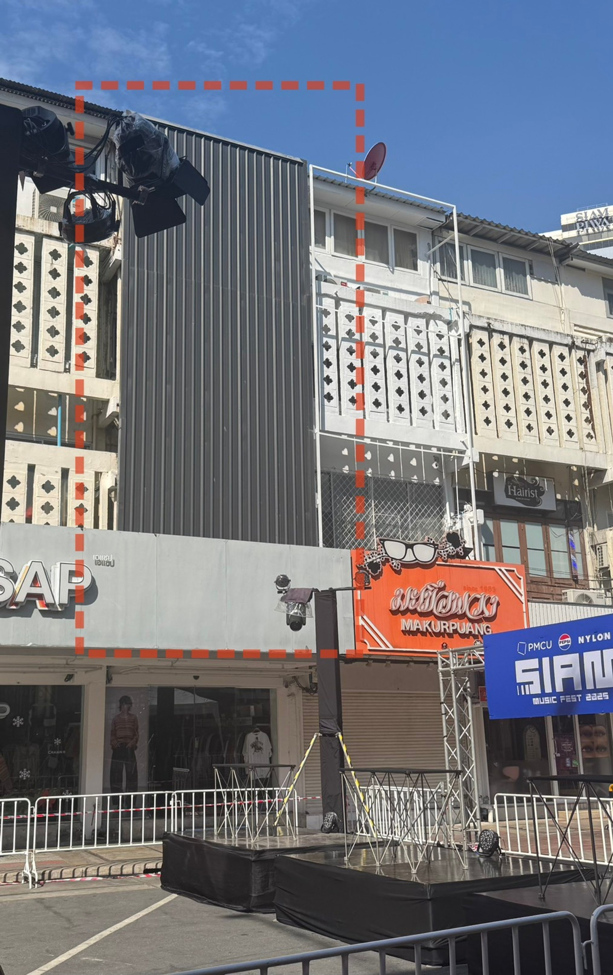 ให้เช่าร้านค้า/ตลาดนัดสยาม จุฬา สามย่าน : พื้นที่ว่าง สยามสแควร์ ซอย 3 (ชั้น 2 3 4) พื้นที่ว่าง คลินิกความงาม ทำเลนักช้อป กำลังซื้อสูง