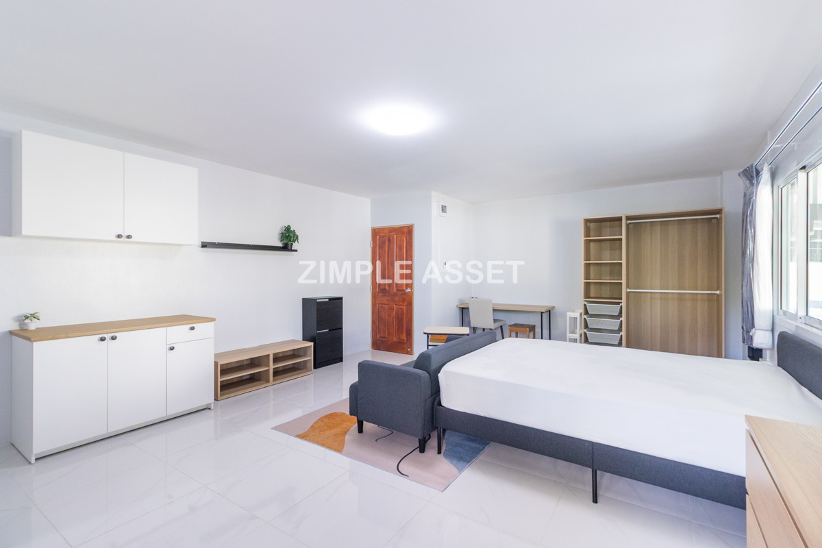 ให้เช่าโชคชัย4 ลาดพร้าว71 : Line ID: @zimple_asset  ที่พักรีโนเวทใหม่ พร้อมเฟอร์ฯใหม่ทุกห้อง ในซ.ลาดพร้าว64 ห้องสวย สะอาด ปลอดภัย เดินทางสะดวก ใกล้รถไฟฟ้าสถานี โชคชัย4 และสามารถทะลุออกถนนสุทธิสารได้