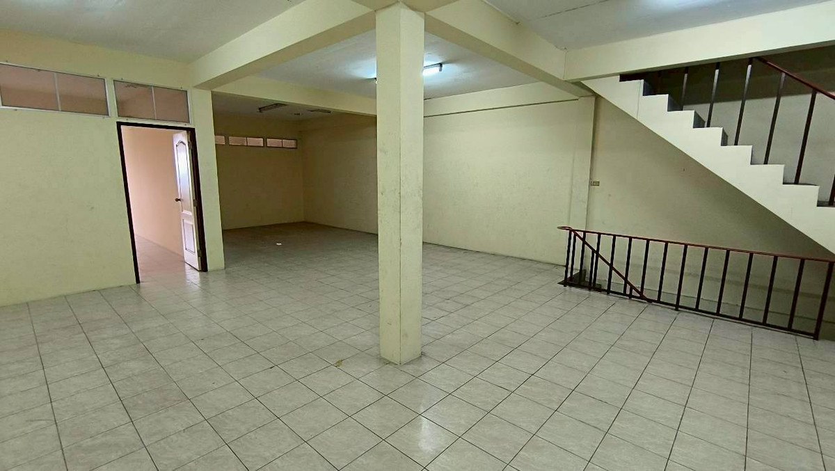 For SaleShop HouseEakachai, Bang Bon : For sale: 4-story commercial building, 3 adjacent units, 57.80 sq m., Soi Kamnan Maen 13, Intersection 31, Bang Bon Subdistrict, Bang Khun Thian District, Bangkok, price 28,000,000 baht.