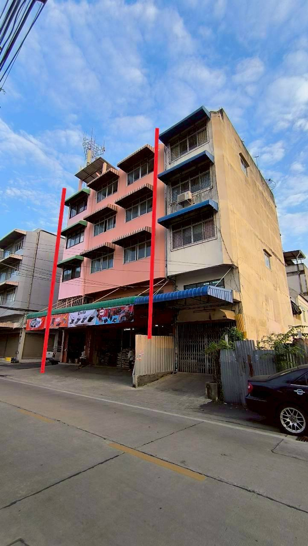 For SaleShop HouseEakachai, Bang Bon : For sale: 4-story commercial building, 3 adjacent units, 57.80 sq m., Soi Kamnan Maen 13, Intersection 31, Bang Bon Subdistrict, Bang Khun Thian District, Bangkok, price 28,000,000 baht.