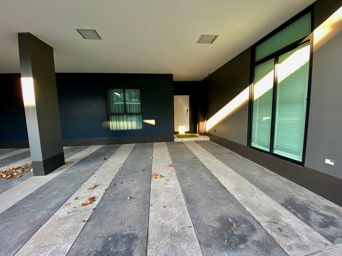 For RentHousePattanakan, Srinakarin : For Rent | Ultra-Luxury Detached Home at Setthasiri Krungthep Kreetha (corner unit) Largest House Type | Fully Furnished | Pet Friendly | Near Brighton College Bangkok