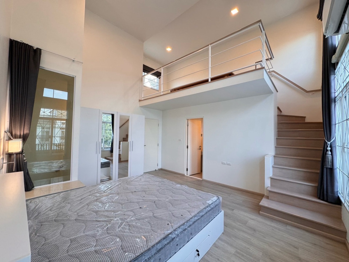 ให้เช่าทาวน์โฮมบางนา แบริ่ง ลาซาล : 💥ForRent💥3Bed • Indy Bangna-Ramkhamhang 2 🏡 Near Mega Bangna ✨ Duplex ‼️Corner House 🌟 Pet Friendly 🐶 Ready to move in ‼️