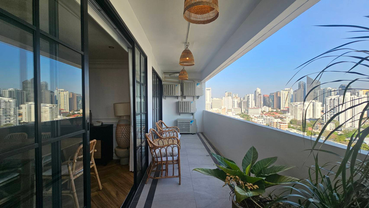 For RentCondoSukhumvit, Asoke, Thonglor : 🔥🔥Ready to rent Jan 15 2026~🔥🔥 Beautifully decorated, 3 bedrooms / high floor DS TOWER 2