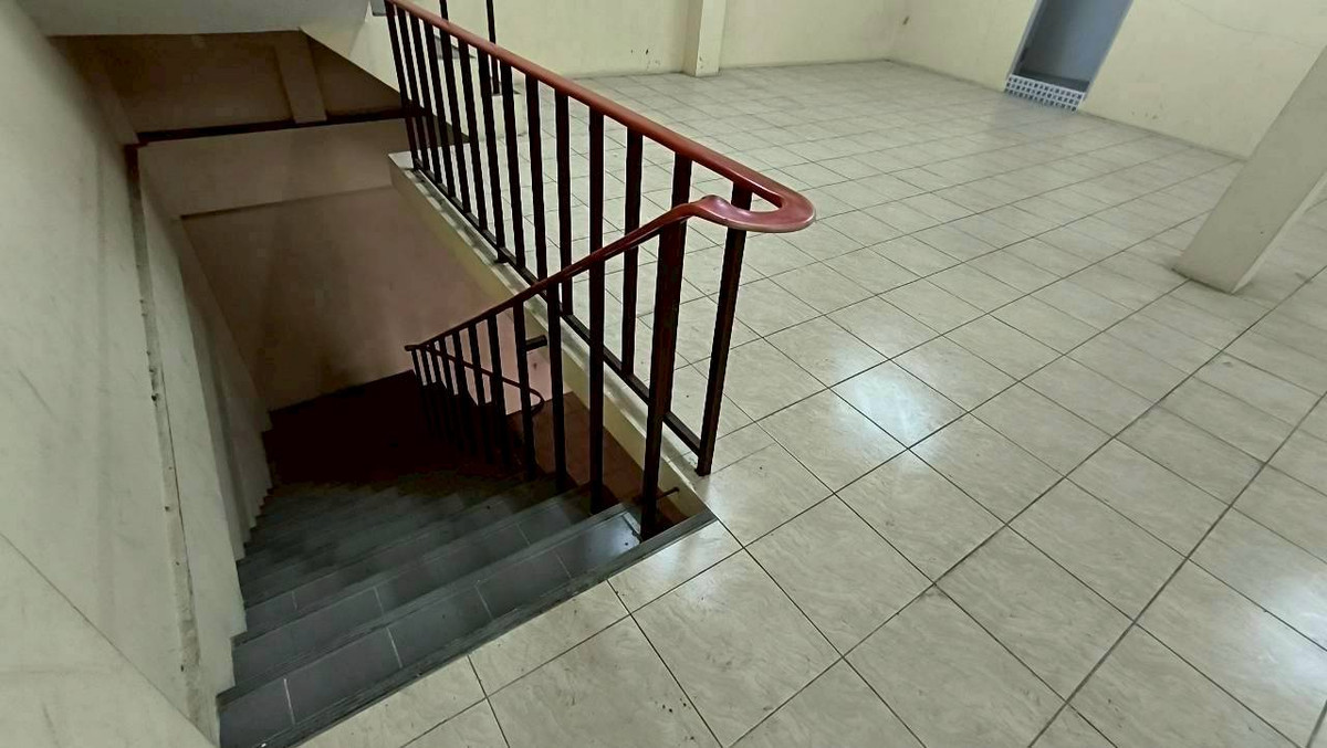 For SaleShop HouseEakachai, Bang Bon : For sale: 4-story commercial building, 3 adjacent units, 57.80 sq m., Soi Kamnan Maen 13, Intersection 31, Bang Bon Subdistrict, Bang Khun Thian District, Bangkok, price 28,000,000 baht.