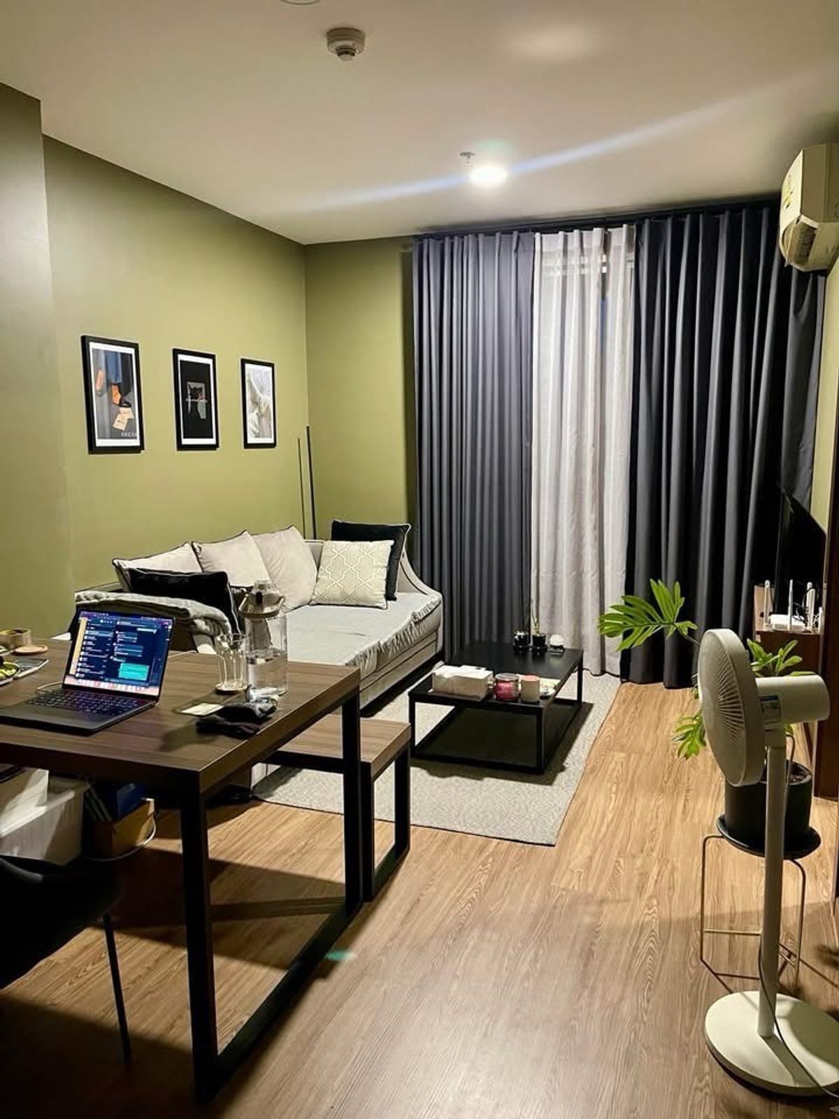 For SaleCondoRatchadapisek, Huaikwang, Suttisan : 🔥Urgent sale! Rhythm Ratchada🔥Price only 3,900,000 baht✨1 bedroom, size 46.46 sq m, large room, next to MRT Ratchada 0 meters, very good price. Interested, make an appointment to see the room / request additional information 📞 Aomam (Agent) Tel / Line ID 