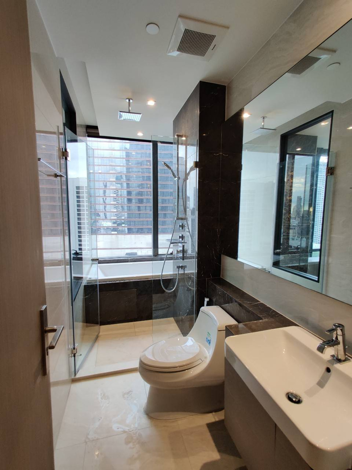 For RentCondoSilom, Saladaeng, Bangrak : Luxury Room 🎄 Ashton Silom 2bed2bath 76 Sqm Fullyfurnish+bathtub Welcome Foreign 60,000-