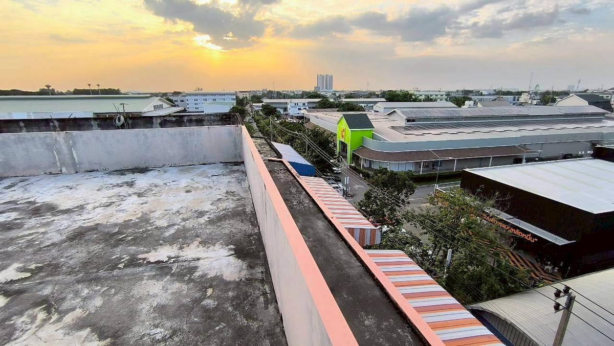 For SaleShop HouseEakachai, Bang Bon : For sale: 4-story commercial building, 3 adjacent units, 57.80 sq m., Soi Kamnan Maen 13, Intersection 31, Bang Bon Subdistrict, Bang Khun Thian District, Bangkok, price 28,000,000 baht.