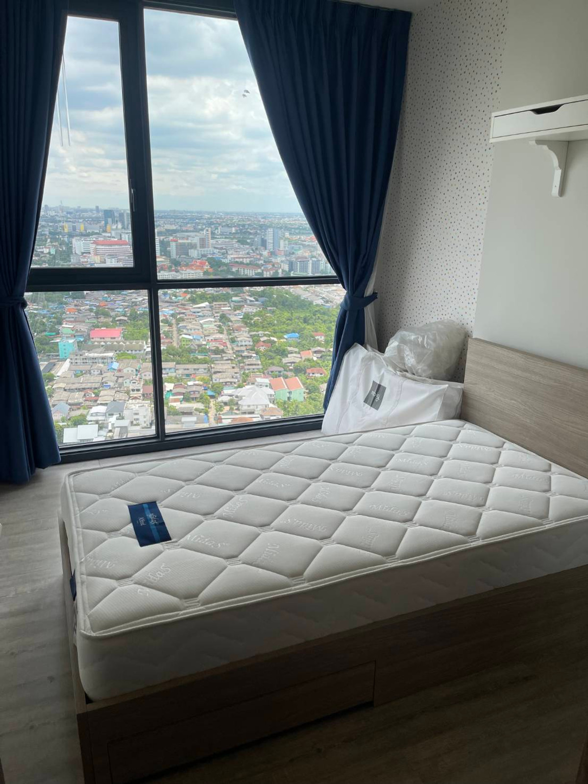 ขายคอนโดบางซื่อ วงศ์สว่าง เตาปูน :  ★ราคาพิเศษมาก ในราคา 5.49 ลบ. ให้คุณเป็นเจ้าของได้ง่ายๆ  คอนโดมิเนียมที่รายล้อมด้วยสิ่งอำนวยความสะดวกมากมาย  ใกล้ mrt วงศ์สว่าง  และแหล่งช้อปปิ้ง ★ The Line Wongsawang