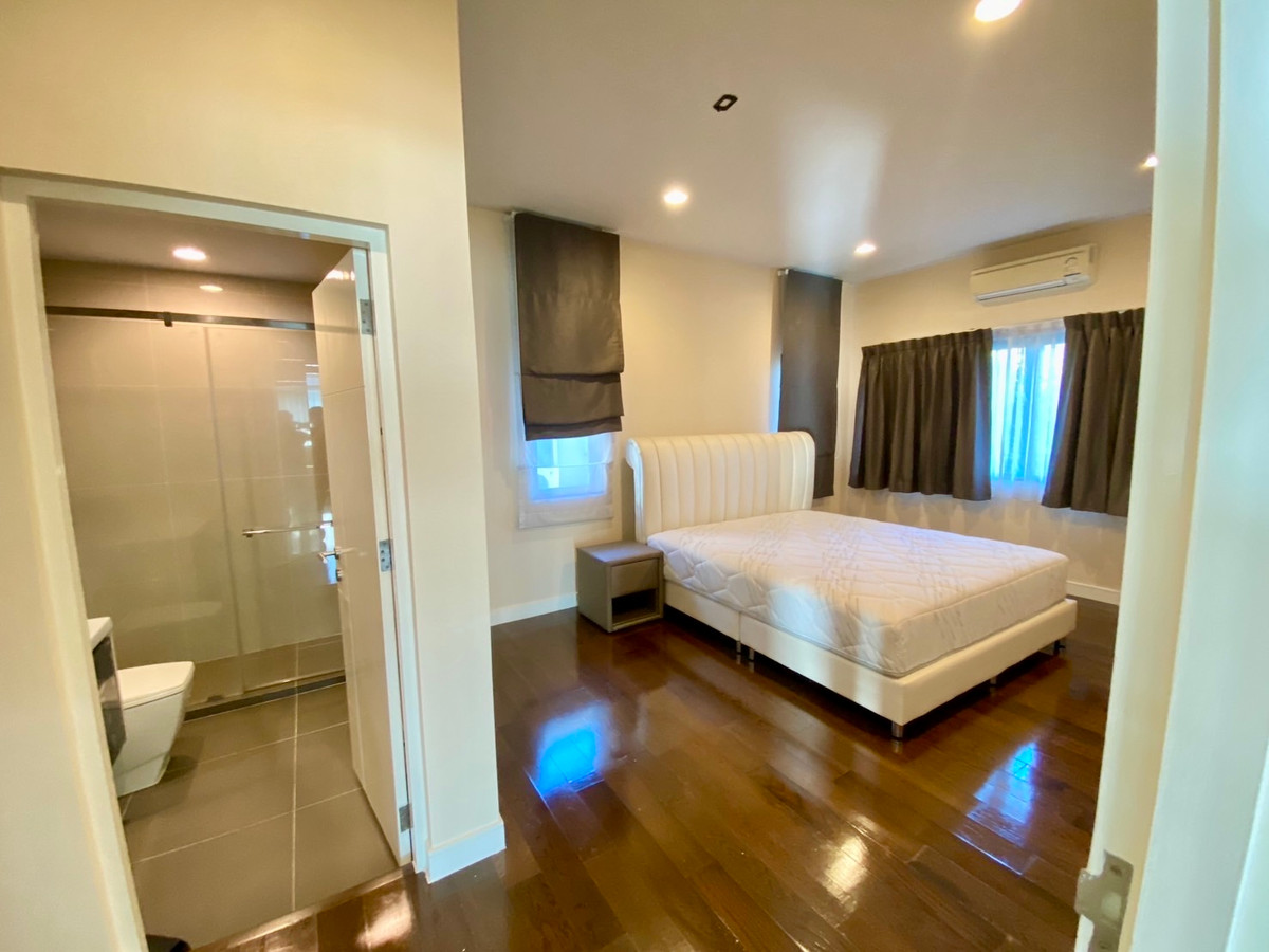 For RentHousePattanakan, Srinakarin : For Rent | Ultra-Luxury Detached Home at Setthasiri Krungthep Kreetha (corner unit) Largest House Type | Fully Furnished | Pet Friendly | Near Brighton College Bangkok