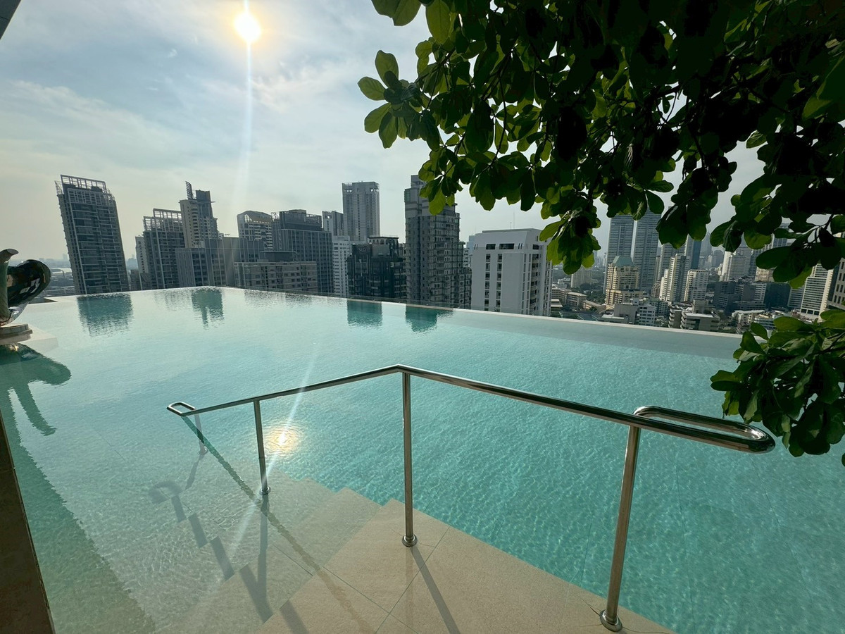 For RentCondoSukhumvit, Asoke, Thonglor : A high-end condominium offering a lush, peaceful, and private atmosphere with a beautiful view in the Sukhumvit ** NO CO-AGENT ** 