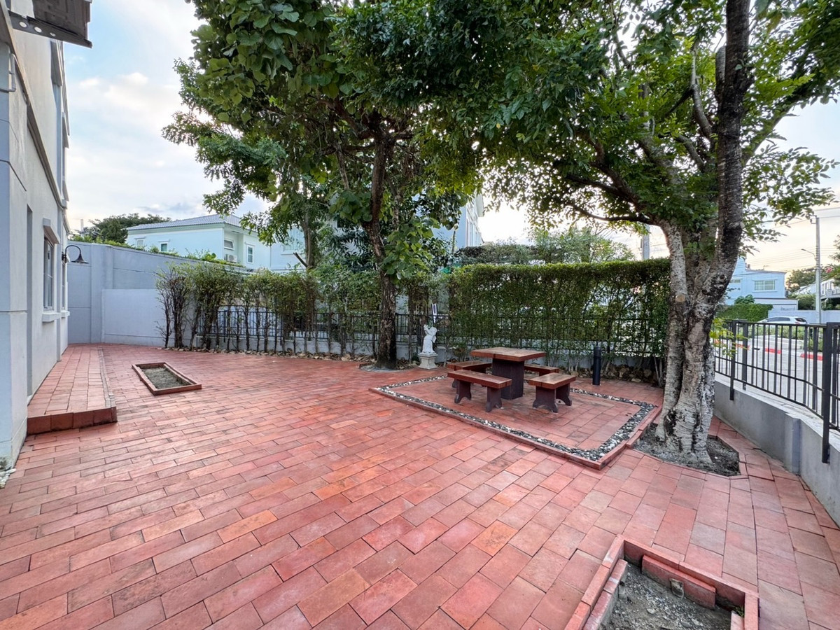 ให้เช่าทาวน์โฮมบางนา แบริ่ง ลาซาล : 💥ForRent💥3Bed • Indy Bangna-Ramkhamhang 2 🏡 Near Mega Bangna ✨ Duplex ‼️Corner House 🌟 Pet Friendly 🐶 Ready to move in ‼️