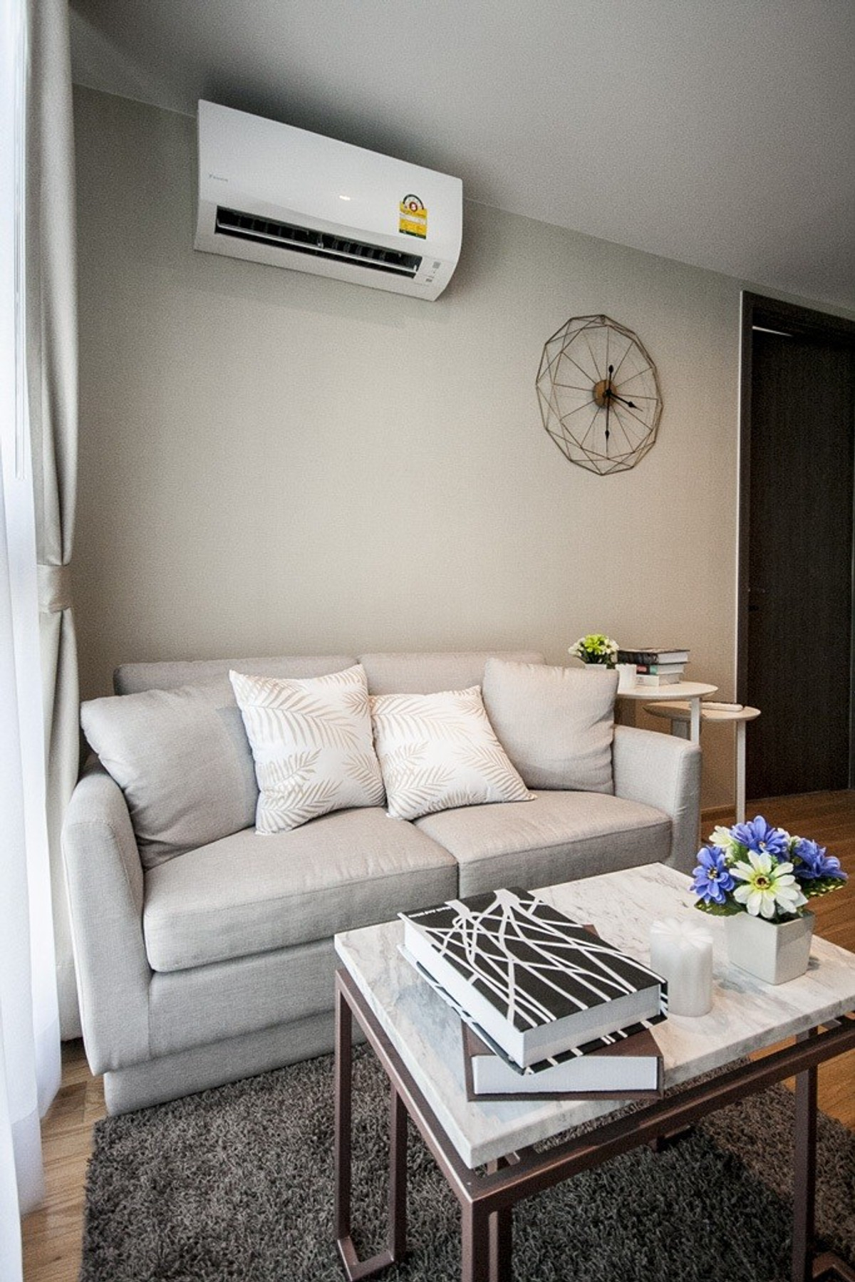 ให้เช่าคอนโดสยาม จุฬา สามย่าน : ให้เช่า Altitude Define 1นอน ห้องสวยหรู เป็นสัดส่วน เครื่องซักผ้า ตู้เย็น ชั้นวางของ เฟอร์+ไฟฟ้าครบ ใกล้MRT