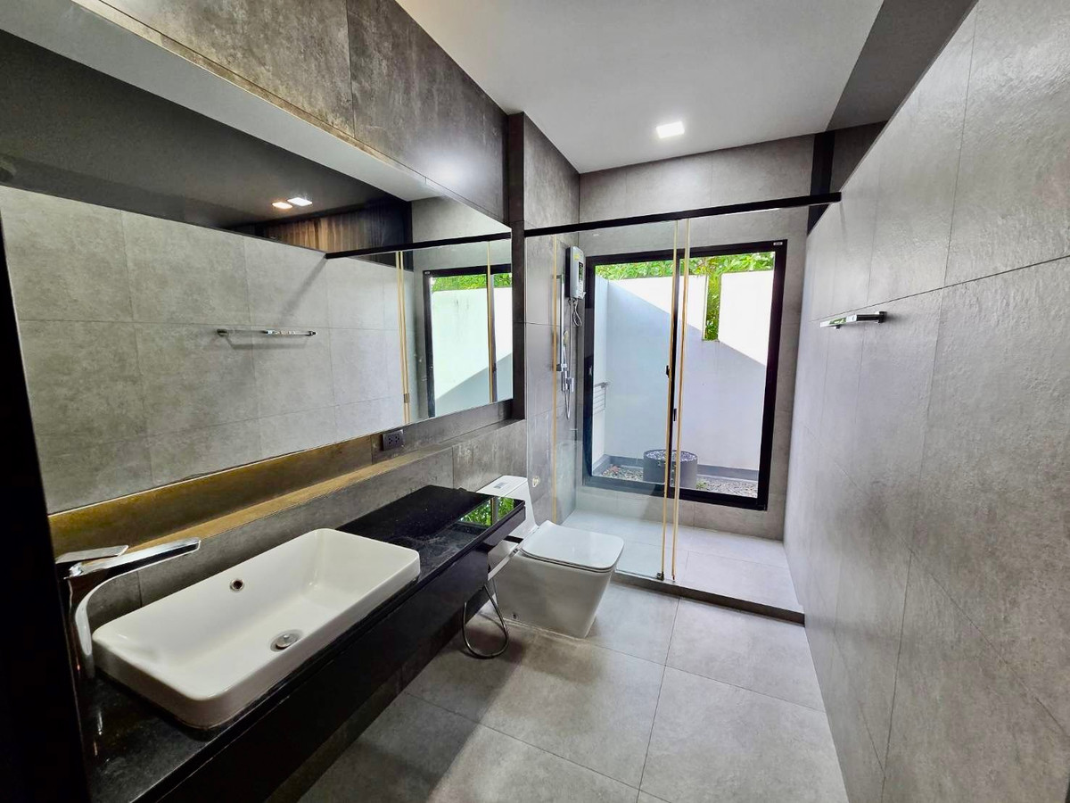 For RentHouseBangna, Bearing, Lasalle : Luxury Townhome for Rent | VIVE Bangna KM.7 | Next to Concordian International School | Fully Furnished