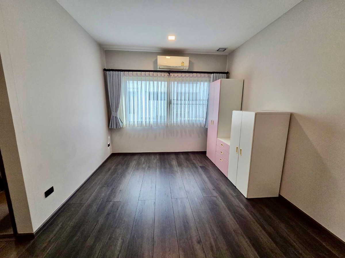For RentHouseBangna, Bearing, Lasalle : Luxury Townhome for Rent | VIVE Bangna KM.7 | Next to Concordian International School | Fully Furnished