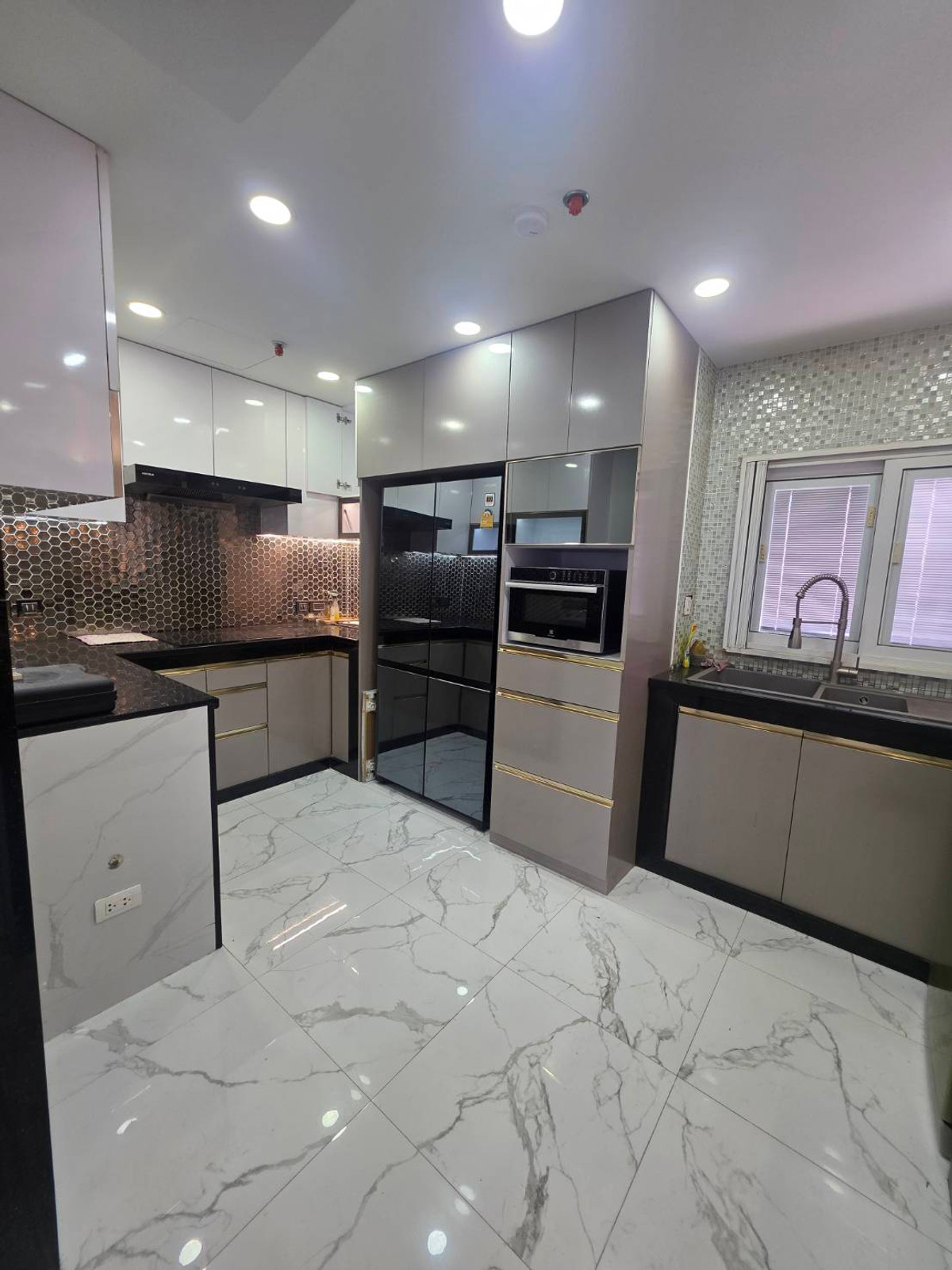 For RentCondoRama3 (Riverside),Satupadit : Renovate a new room  City view and Chao Phraya River view. Watching the fireworks in New Year is very beautiful, close to Central Rama 3, only 450 meters.