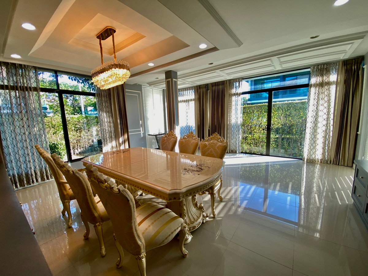 For RentHousePattanakan, Srinakarin : For Rent | Ultra-Luxury Detached Home at Setthasiri Krungthep Kreetha (corner unit) Largest House Type | Fully Furnished | Pet Friendly | Near Brighton College Bangkok